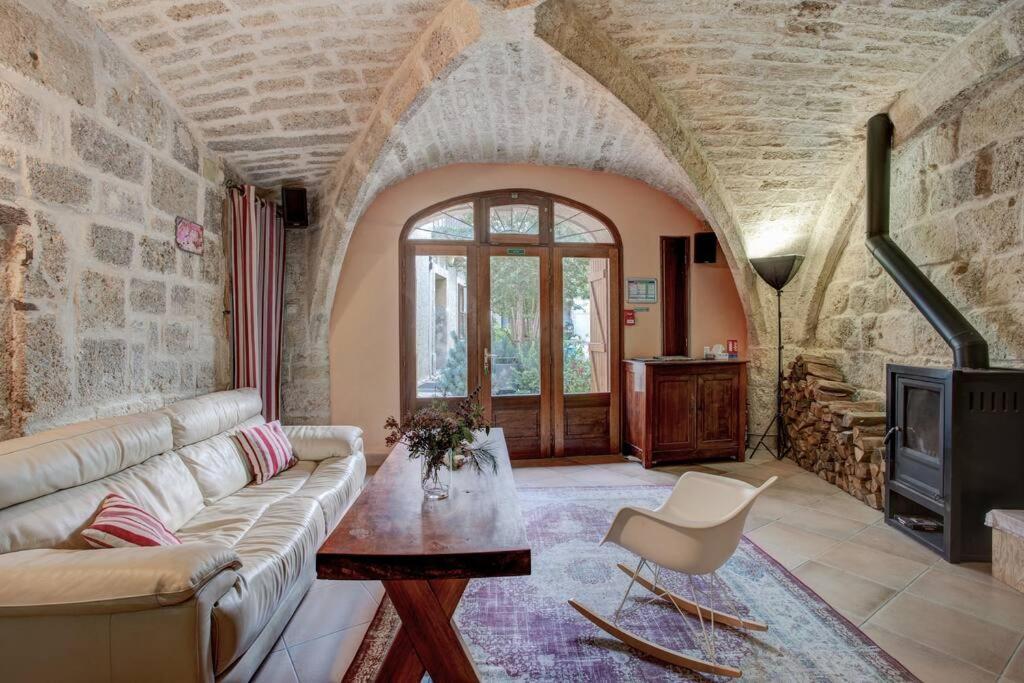 Stunning Medieval Getaway Vic-la-Gardiole Extérieur photo