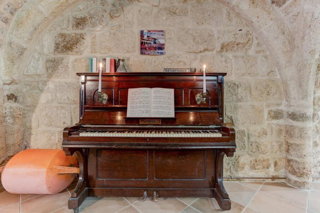 Stunning Medieval Getaway Vic-la-Gardiole Extérieur photo