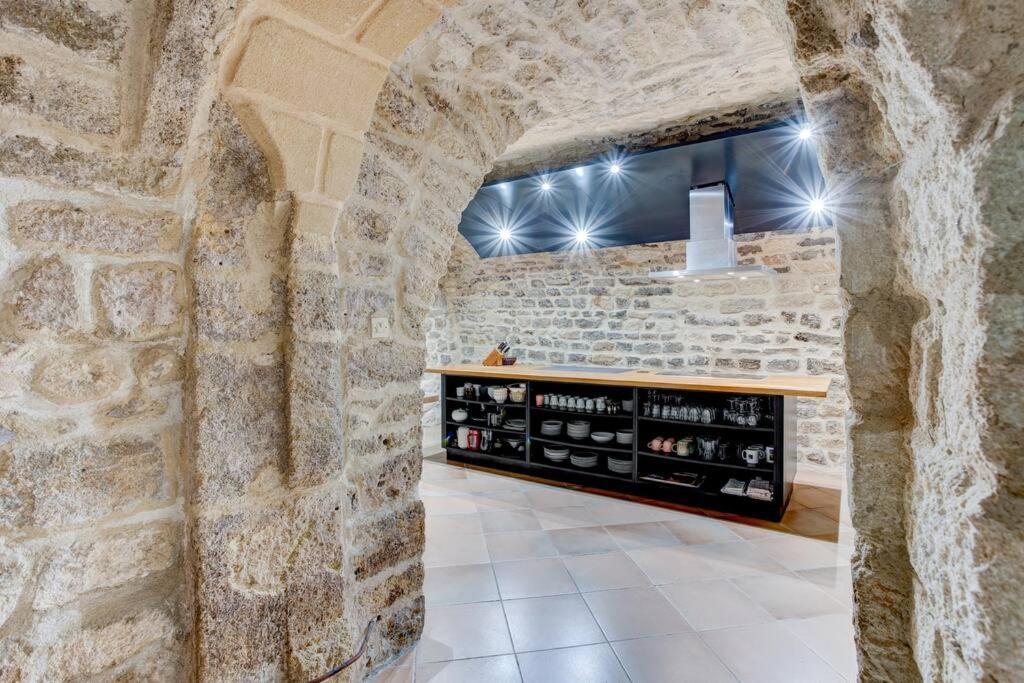 Stunning Medieval Getaway Vic-la-Gardiole Extérieur photo